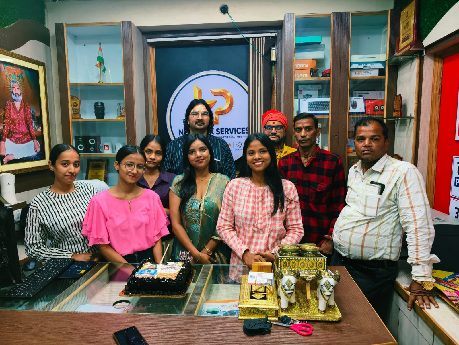 समाचार प्लस OTT एवं TNI आवाज़ की डिप्टी एडिटर चंचल ठाकुर का जन्मदिन धूमधाम से मनाया